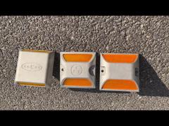 หมุดถนนอะลูมิเนียม, เครื่องหมายทางเท้าแบบยกสูง, มองเห็นได้ชัดเจน